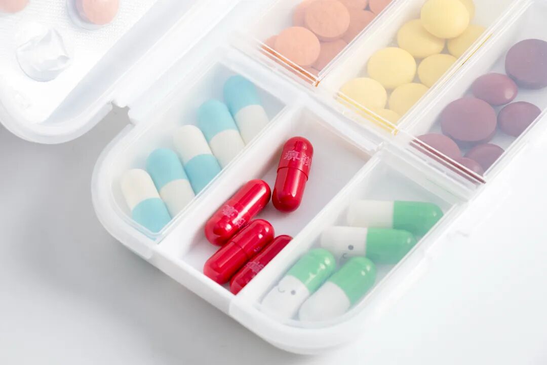 摄图网_500216458_药品分装盒(非企业商用).jpg